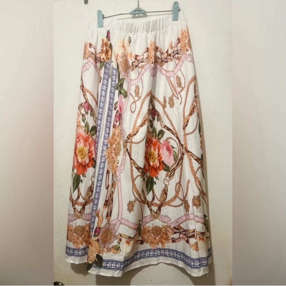 SHEIN Floral Chain Print A-Line Skirt - White and Pink